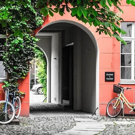 Private In The Center Of Berlín