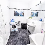 Private In The Center Of